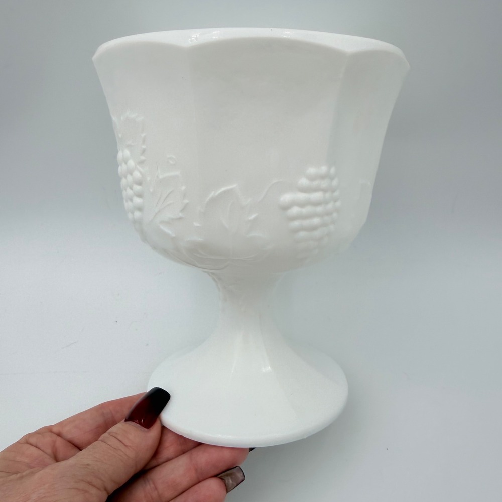 Vintage Milk Glass Grape‎ Pedestal Bowl Compote White Scalloped Dish